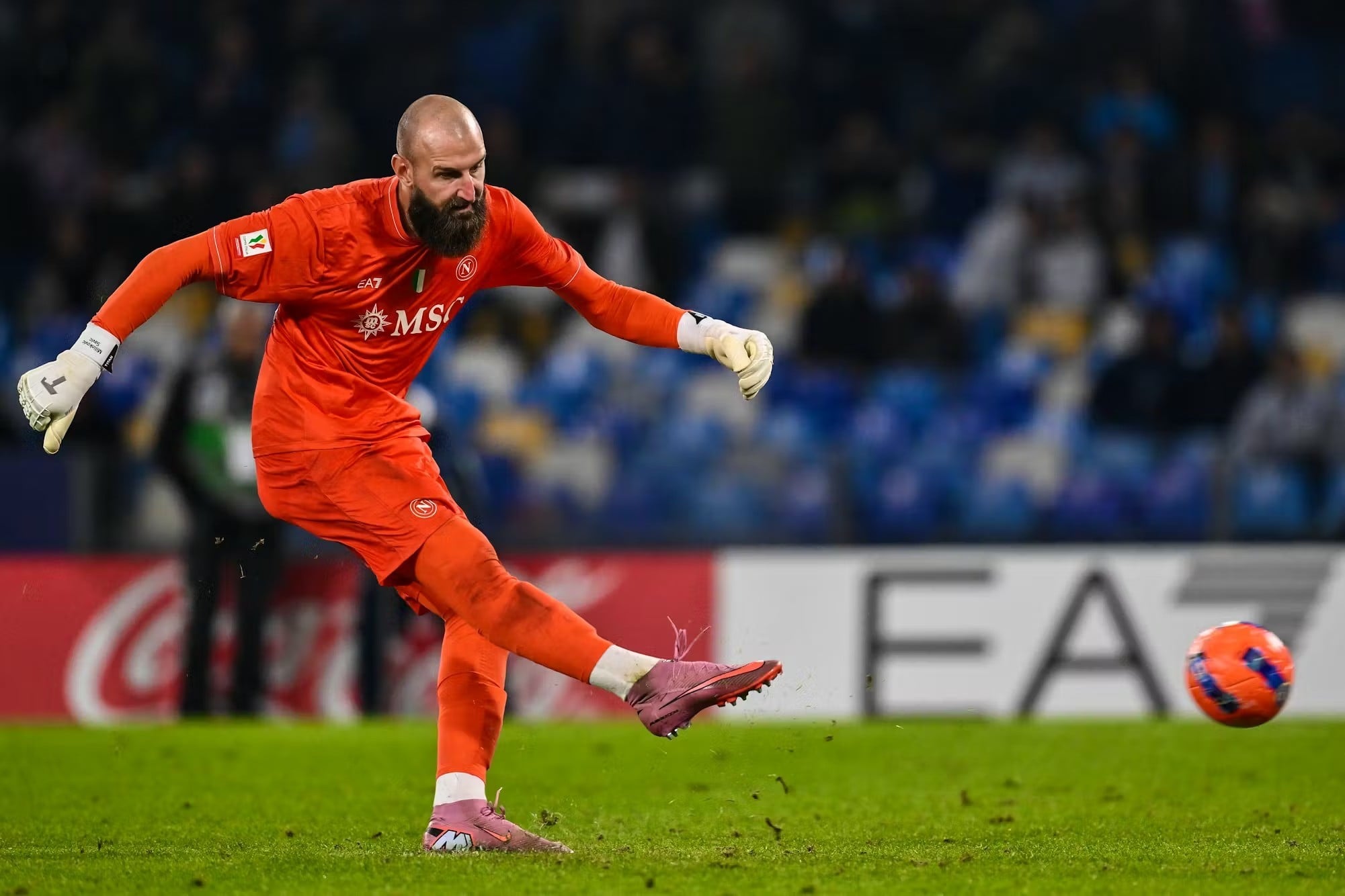 Cú Penalty Mạnh Nhất Năm 2025 Tại Coppa Italia 2025/26 Do Thủ Môn Vanja Milinković-Savić Thực Hiện