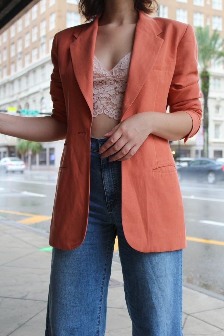 bralette phối ngoài blazer