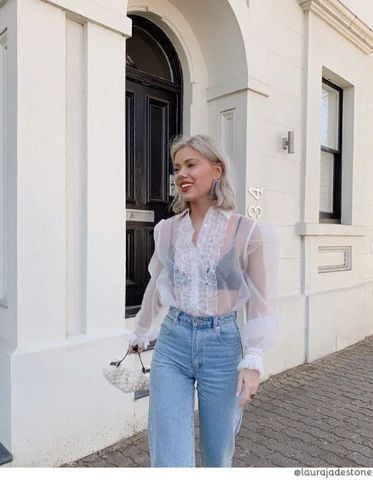 cách diện bralette cùng layer xuyên thấu