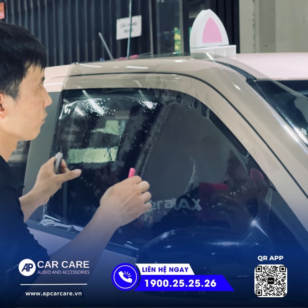 Cùng là dán film cách nhiệt, tại sao có thợ lương 8 triệu – có thợ thu nhập trên 30 triệu/tháng?