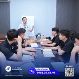 💥 Tôi từng sợ bắt đầu lại ở tuổi 28 – giờ tôi là ông chủ một trung tâm chăm sóc xe