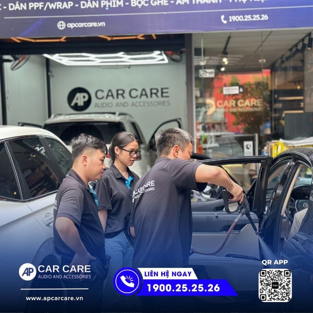 🏎️Đừng để sự “thiếu kiến thức” đánh đổi bằng sinh mạng khách hàng – Sự khác biệt giữa “Thợ rửa xe” và Chuyên gia Detailing
