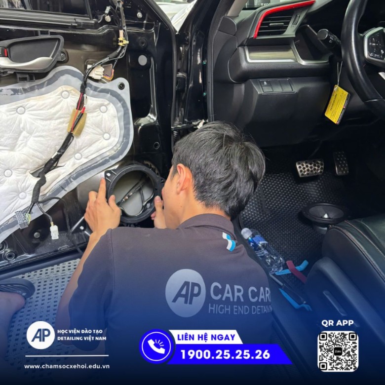 KHÓA ĐIỆN NỘI THẤT Ô TÔ: TỪ “MÙ ĐIỆN” ĐẾN LẮP CHUẨN HÃNG TRONG 60 NGÀY ⚡🚗