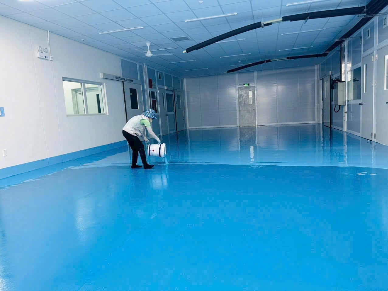 Sơn epoxy bị phồng rộp do hơi ẩm – nguyên nhân và phương pháp xử lý tr – APT Company