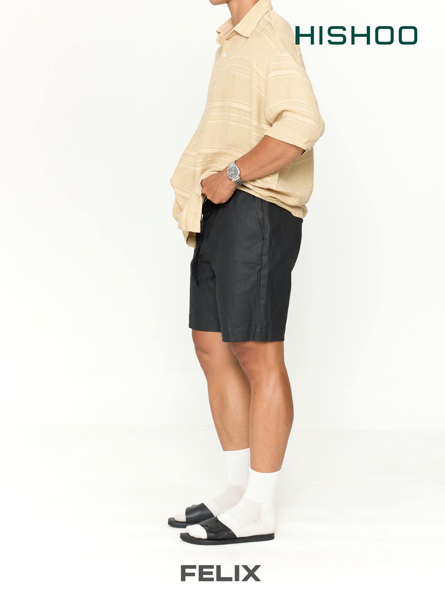 Streetstyle nam với dép da quai bản to