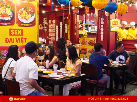 Ben Thanh Ward — Saigon's Most Iconic Late-Night Dining District | Dai Viet Restaurant