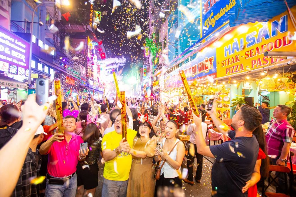 Western New Year 2026 – A Vibrant Festive Atmosphere in Ho Chi Minh City