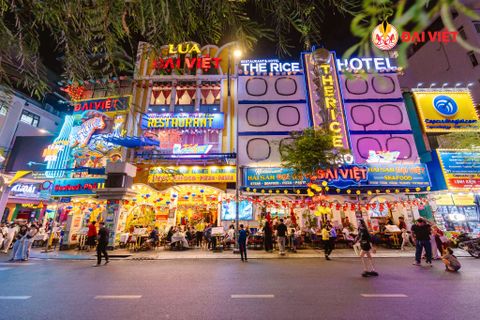 Best Seafood Restaurant in District 1 Saigon Open Late