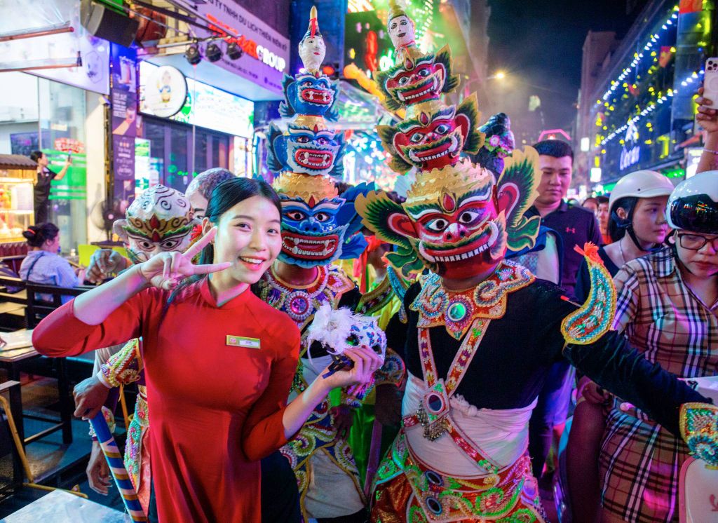 Halloween 2025 Thành Phố Hồ Chí Minh – Không Khí Hóa Trang Sôi Động Và Những Địa Điểm Du Khách Không Thể Bỏ Lỡ