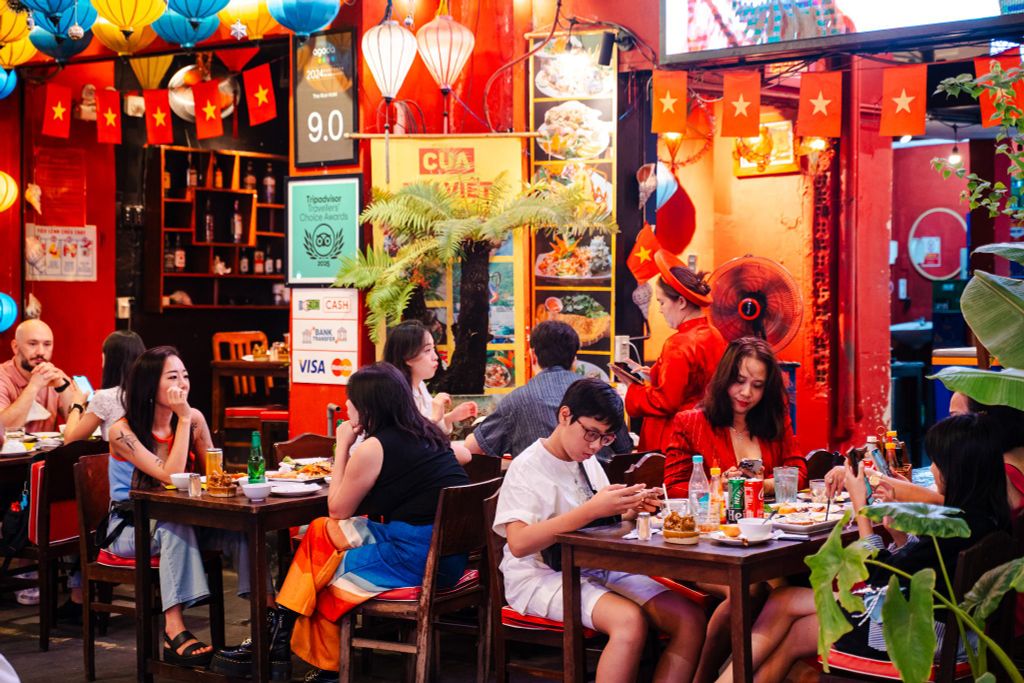 Bánh Xèo Ngon Tại Nhà Hàng Cua Đại Việt – Điểm Hẹn Ẩm Thực Nổi Bật Ở Nhà Hàng Quận 1