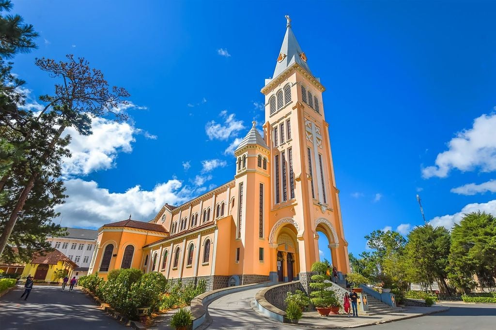 Du lịch Đà Lạt – Khám phá thành phố ngàn hoa mộng mơ