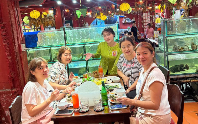 Where to Go This Christmas? Enjoy a Festive Culinary Experience at Dai Viet Restaurant!