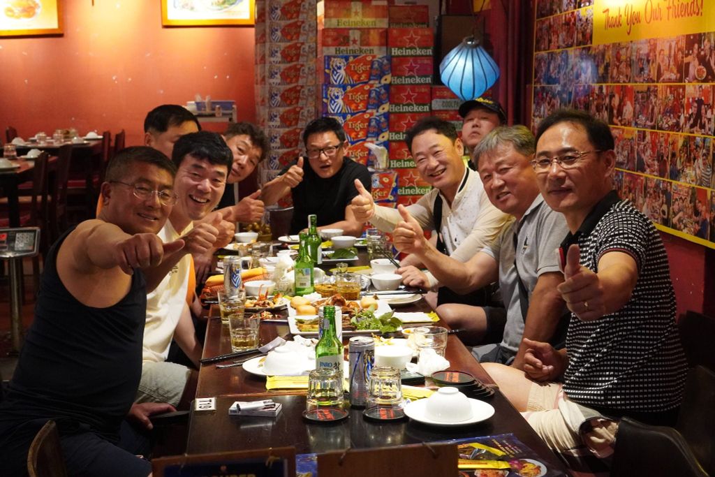 Choosing a District 1 Restaurant for Large Groups: Why Many Guests Trust Dai Viet Restaurant