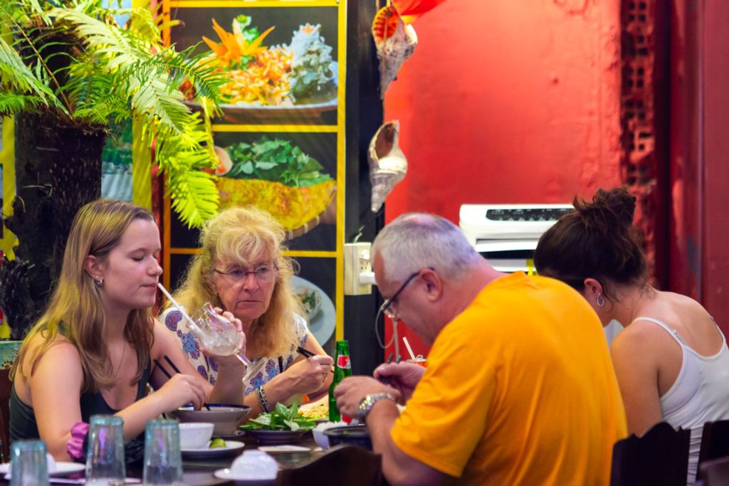 Visiting Saigon for the First Time? Where to Eat for Easy Choices and Convenience? The Solution: Dai Viet Restaurant in District 1.