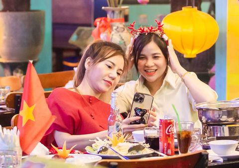 Giáng Sinh 2025 – Thưởng Thức Không Khí Lễ Hội Tại Thành Phố Hồ Chí Minh