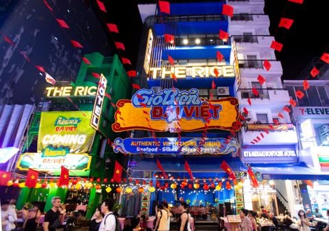 Nhà Hàng Ngon Bùi Viện – Gió Biển Đại Việt, Thiên Đường Hải Sản Quận 1