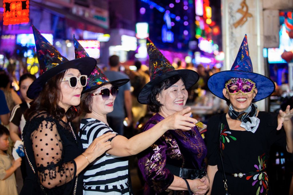 Halloween 2025 at Bui Vien – Enjoy Delicious Seafood at Dai Viet Restaurant