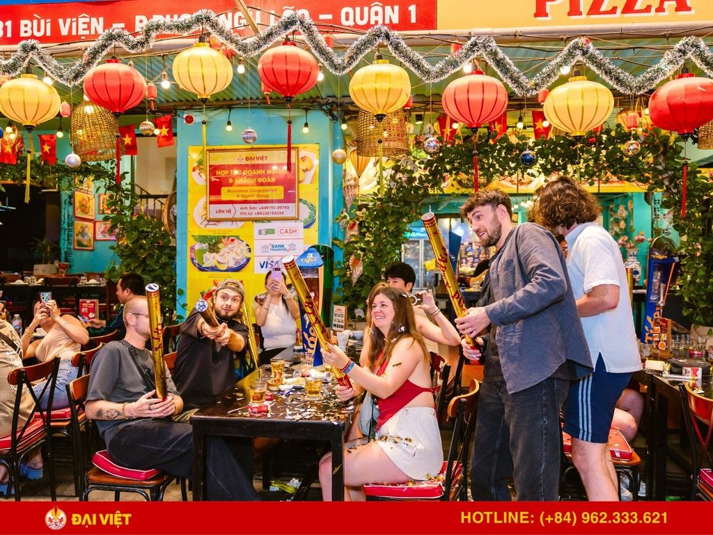 Nhà Hàng Mở Cửa Đến Khuya TPHCM: Hải Sản Tươi Sống Bùi Viện