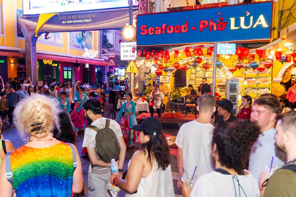 Delicious Restaurant in Saigon – Lua Dai Viet on Bui Vien Walking Street, District 1