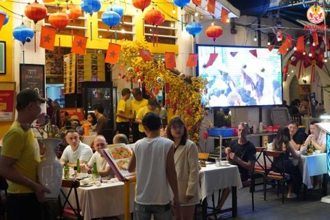 Giải Pháp Ăn Uống Cho Đoàn Khách Du Lịch Quốc Tế Tại Sài Gòn – Gợi Ý Nhà Hàng Quận 1 Đại Việt