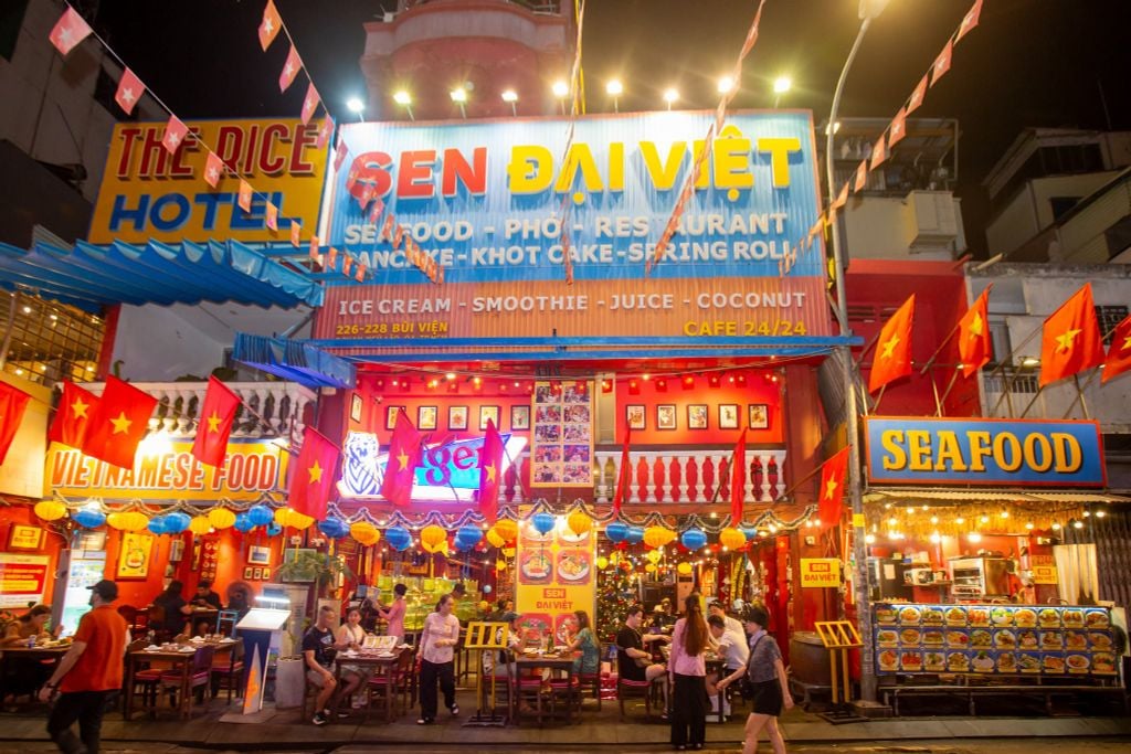 Sài Gòn Ăn Gì? Khám Phá Nhà Hàng Hải Sản Tươi Sống Ngay Trung Tâm Quận 1 – Sen Đại Việt