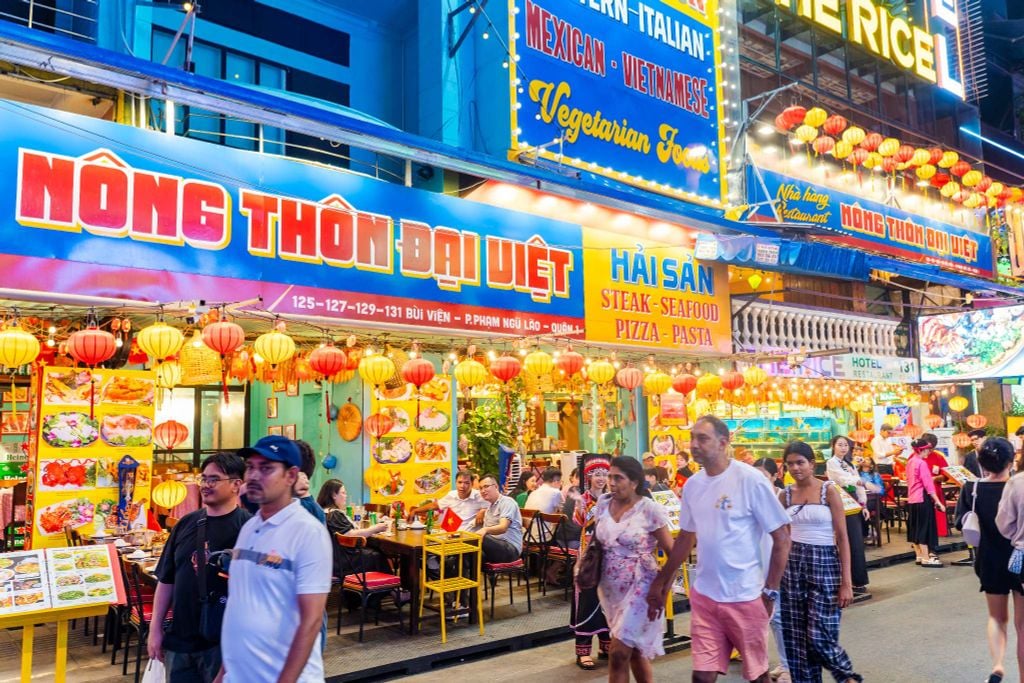 Nong Thon Dai Viet – A Peaceful Haven in the Heart of Bui Vien