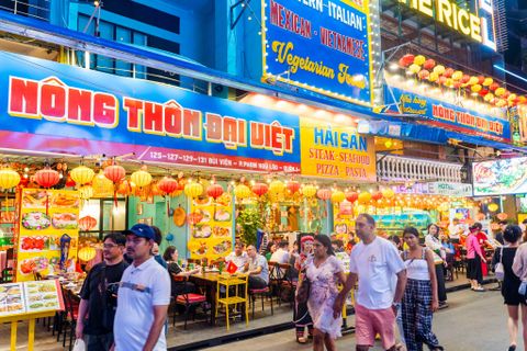 Nong Thon Dai Viet – A Peaceful Haven in the Heart of Bui Vien