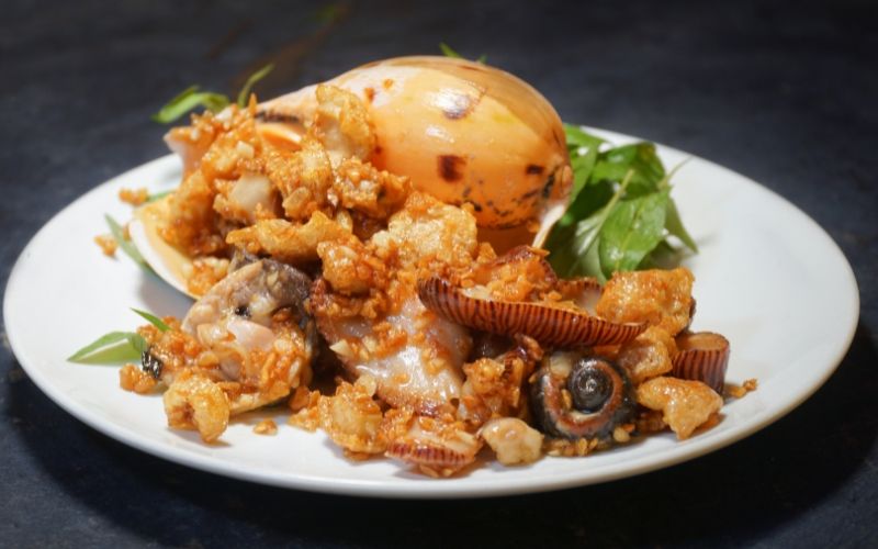 Thưởng thức Ốc giác vàng tươi ngon tại Cua Đại Việt – Trải nghiệm ẩm thực khó quên