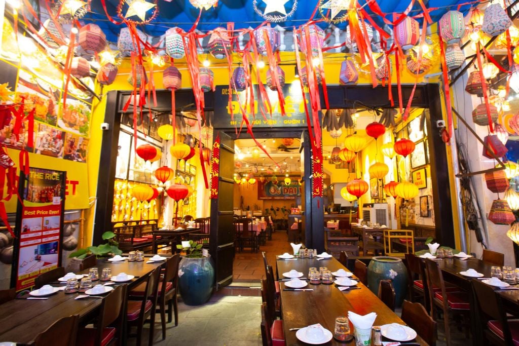 Top 8 Restaurants in District 1 – Where Flavor Meets Vietnamese Elegance