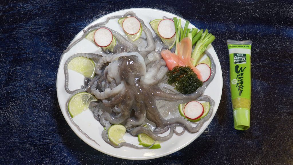 Fresh & Delicious Octopus at Sen Dai Viet Restaurant – Rich Ocean Flavors in the Heart of Saigon
