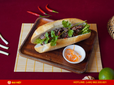Banh Mi Saigon – The Most Beloved Late-Night Food in District 1 That Keeps Tourists Coming Back