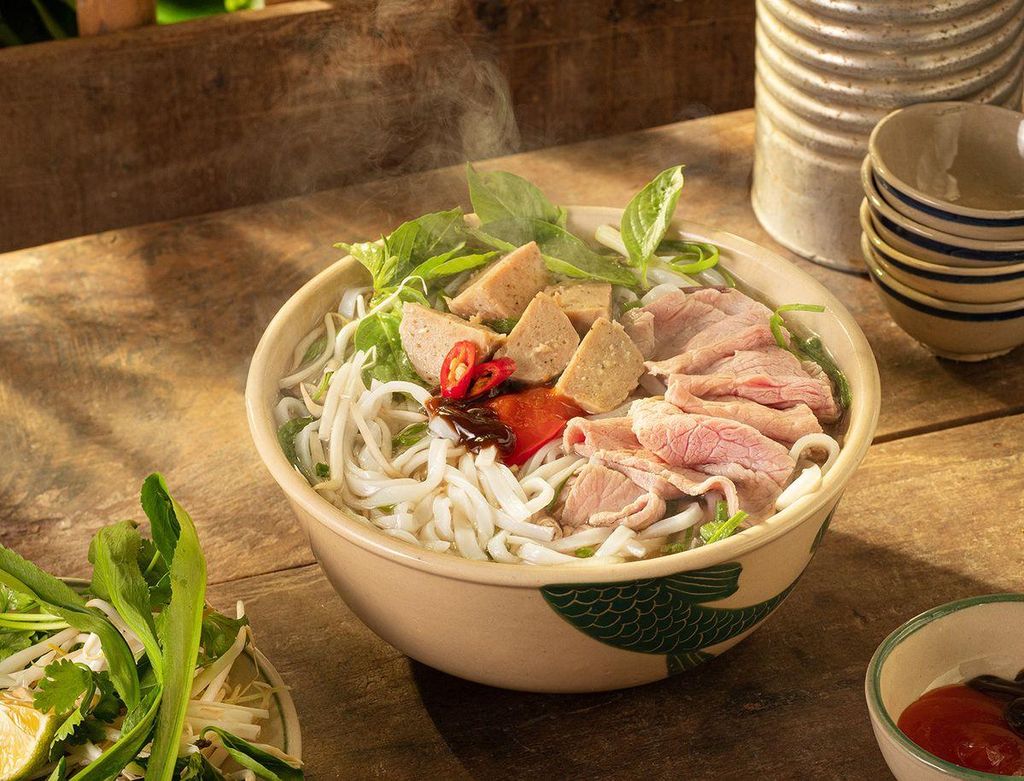 Phở Ngon Sài Gòn – Thưởng Thức Hương Vị Chuẩn Việt Tại Nhà Hàng Lúa Đại Việt