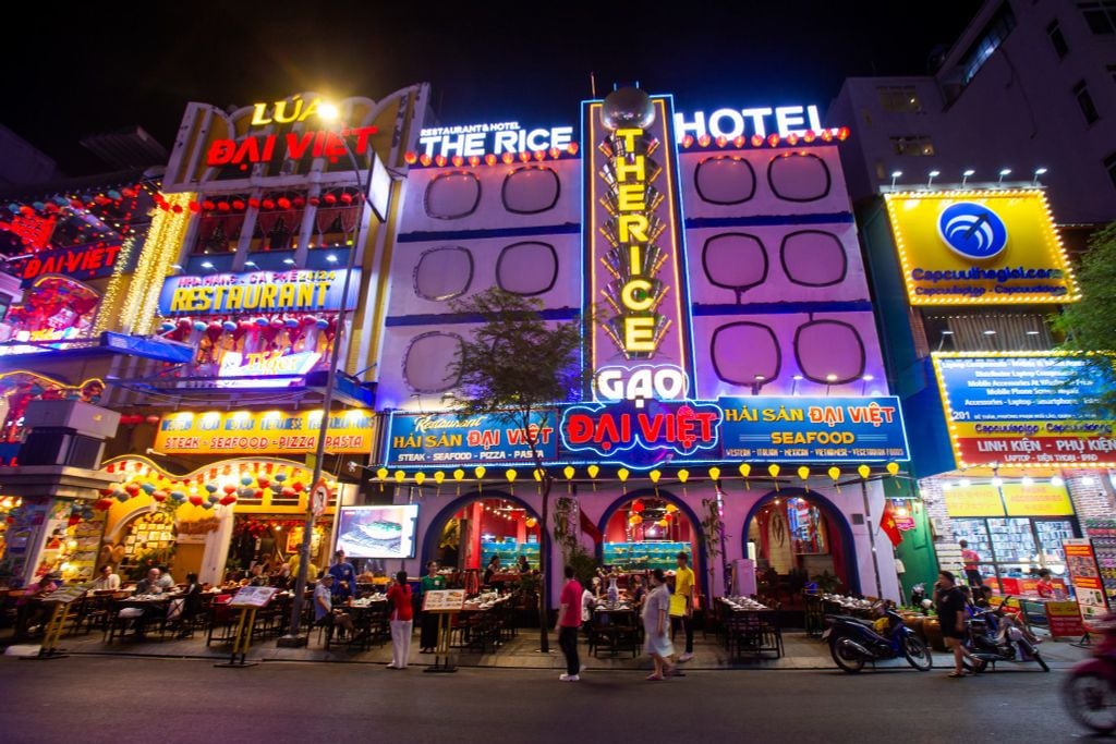 Ideal District 1 Restaurant for International Women's Day 8/3 – A Culinary Experience at Dai Viet Restaurant