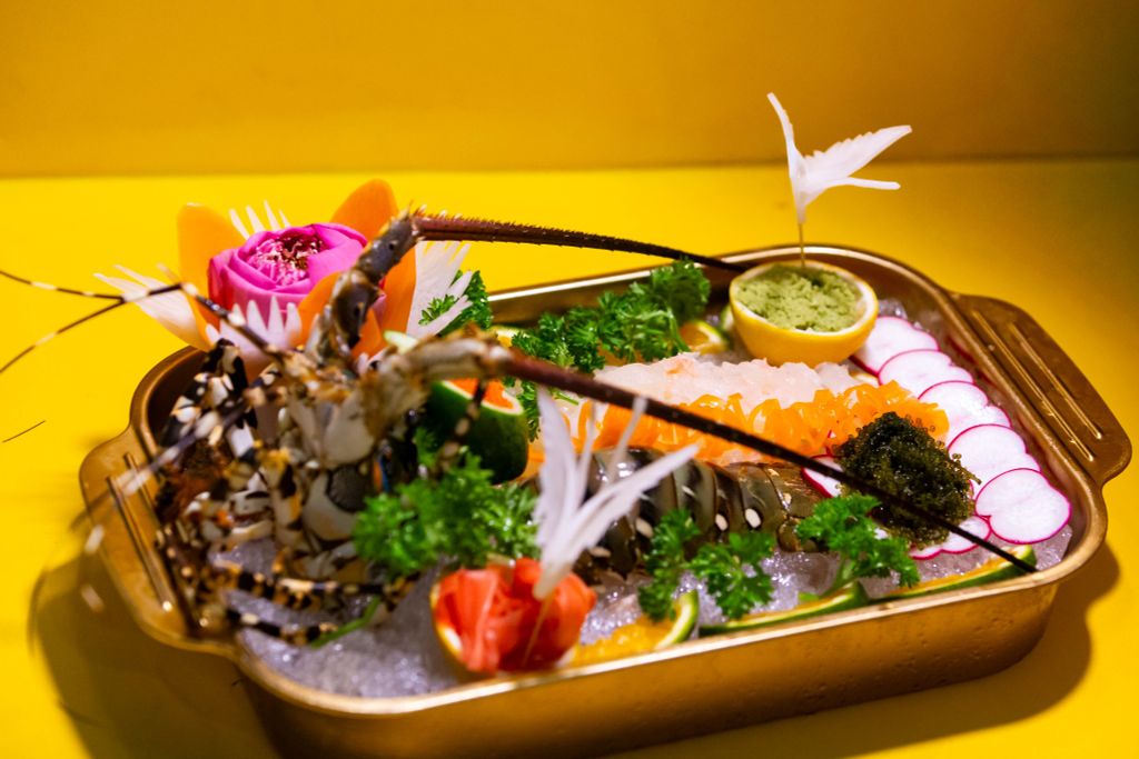 Saigon Seafood – Where to Enjoy Fresh Live Seafood in Bui Vien Walking Street at Dai Viet Restaurant