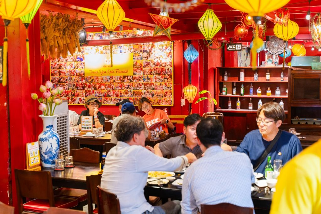 Nhà Hàng Ngon Quận 1 – Trải Nghiệm Hải Sản Tươi Sống Tại Nhà Hàng Sen Đại Việt