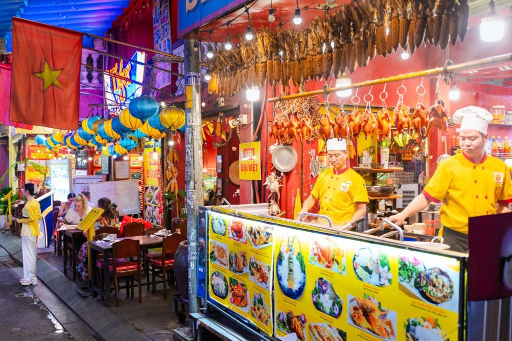 Restaurant in Ho Chi Minh City – Sen Dai Viet