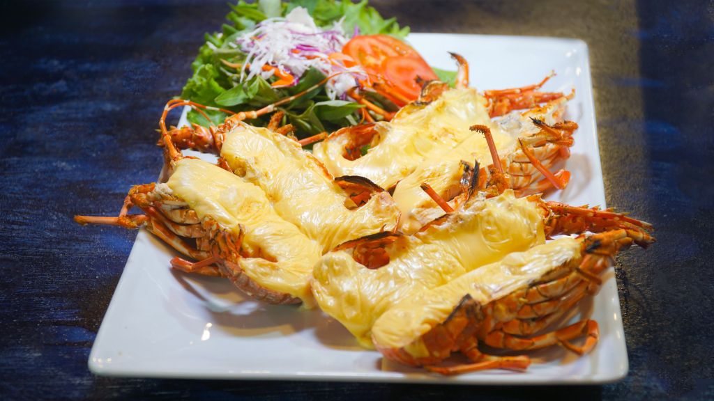 Enjoy Fresh Live Ornate Rock Lobster at Dai Viet Restaurant Chain
