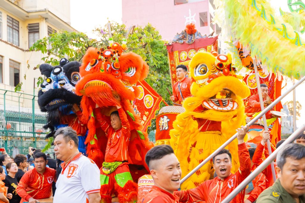 Sài Gòn Mùa Tết Nguyên Tiêu 2026 – Không Khí Chợ Lớn Rực Rỡ, Hào Hùng Và Đậm Đà Bản Sắc Văn Hóa