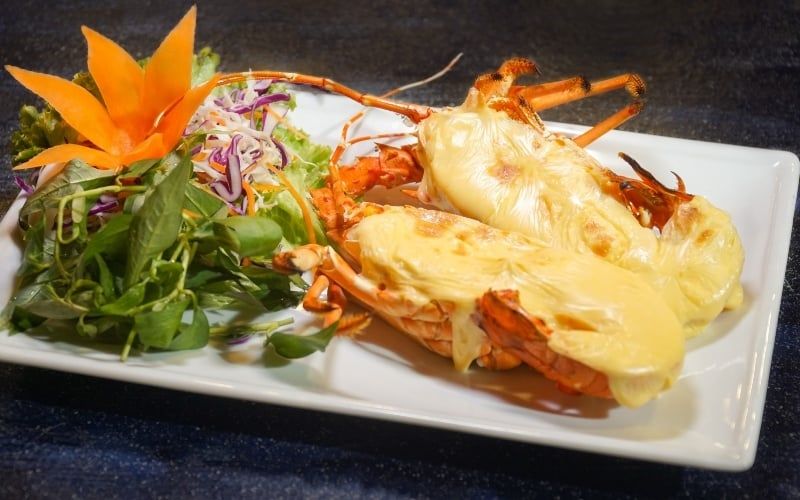 Bí Mật Sức Hút của Tôm Hùm Baby Đút Lò Phô Mai tại Lúa Đại Việt