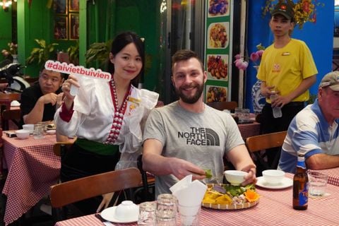 Hệ thống Nhà hàng Khách sạn Đại Việt - The Rice - Tuyển dụng Lễ tân Nhà hàng