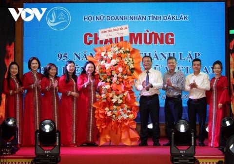 Báo VOV Đắk Lắk: Tôn vinh nữ doanh nhân nhân Ngày phụ nữ Việt Nam 20/10