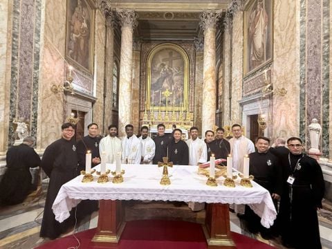 HÀNH HƯƠNG VÀ GẶP MẶT TU SĨ TRẺ DÒNG THƯƠNG KHÓ CHÚA GIÊSU - MỘT HÀNH TRÌNH TRỞ VỀ NGUỒN