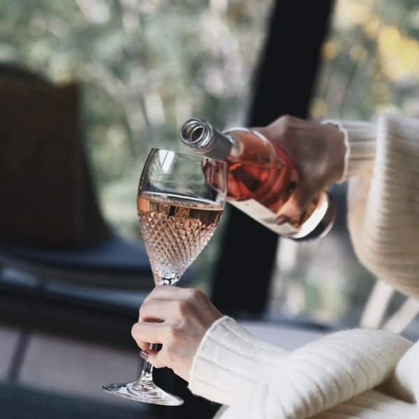 Chọn ly Champagne cho từng khoảnh khắc: Lễ cưới, tiệc tối & quà tặng