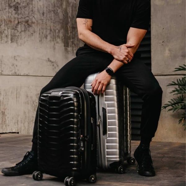 Vali Samsonite Proxis Màu Đen Lớp phủ bảo vệ – Giữ vali luôn mới mẻ theo thời gian