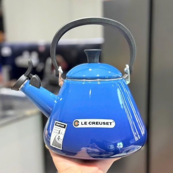 Ấm đun bếp từ Le Creuset Kone 1.6L màu xanh - 401010222000000