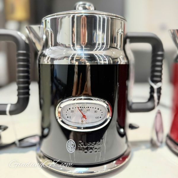 Ấm siêu tốc Russell Hobbs Retro Đun sôi một cốc nước trong 55 giây.