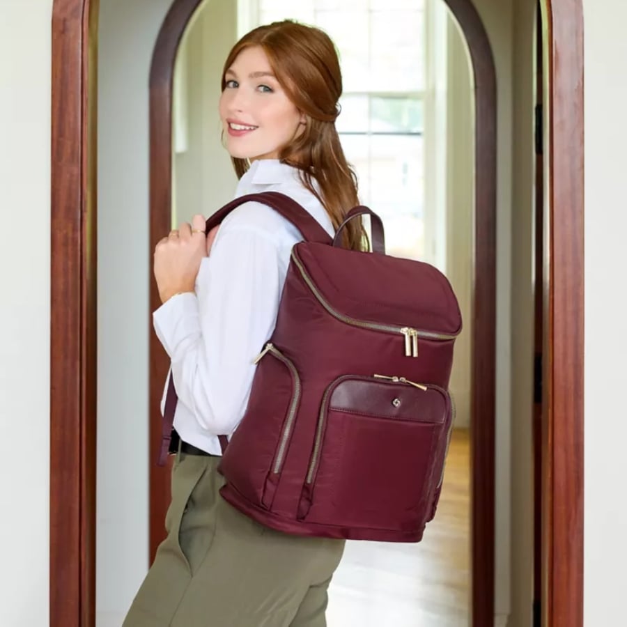 Ba lô Samsonite Mobile Solution 2 Deluxe Backpack - ba lô đựng laptop và máy tính bảng với các ngăn có đệm, túi khóa kéo phía trước có ngăn đựng đồ, ngăn đựng chai nước, dây đeo StackIt