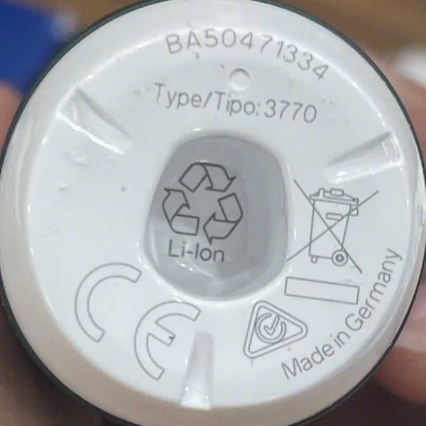 Bàn chải đánh răng điện Oral-B iO Series 2 Răng sạch hơn 100% so với bàn chải đánh răng thủ công thông thường