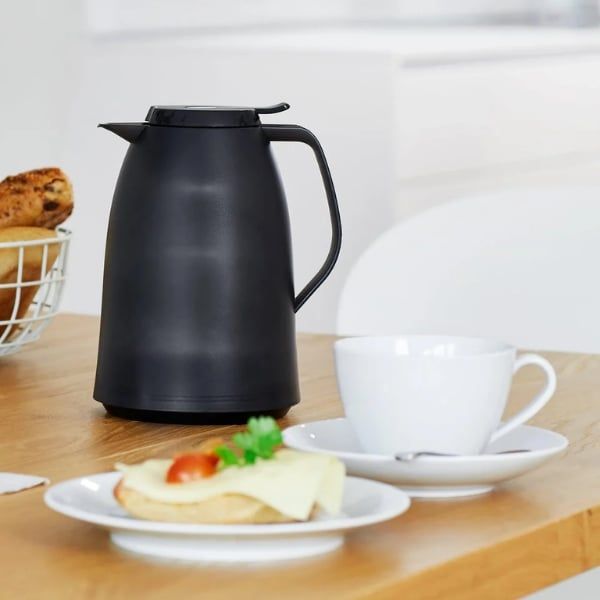 Bình giữ nhiệt Emsa Mambo là người bạn đồng hành hoàn hảo cho những giờ phút thưởng thức trà hoặc cà phê thư giãn.