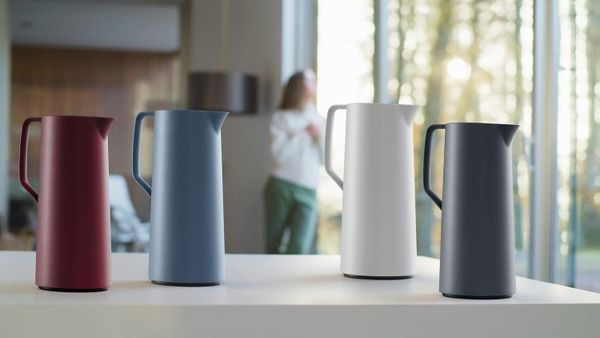 Bình giữ nhiệt Emsa Motiva N41704 1 lít màu trắng, Nắp đóng nhanh, Giữ nóng 12 giờ, Giữ lạnh 24 giờ